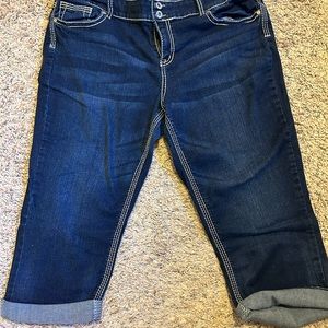 Maurice’s Size 20 Jean Capris